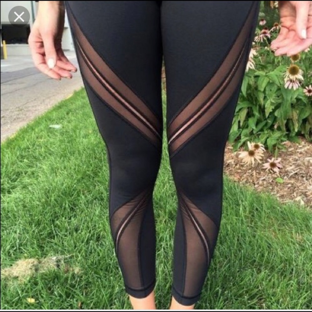 Lululemon special ed. mesh high times 7/8 pant.